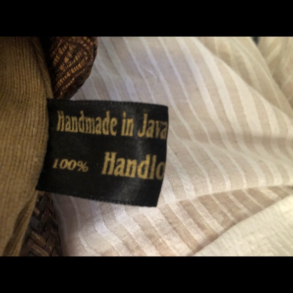 Stunning Handwoven Bag From Java Island, Indonesia - Picture 7 of 8